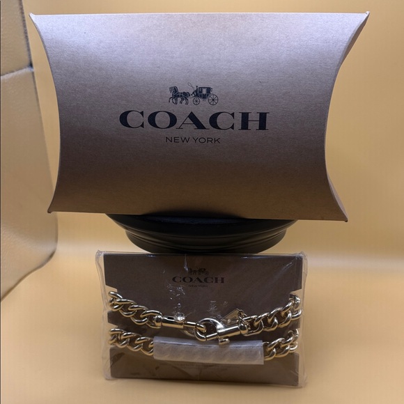 Coach Gold Chain - Picture 1 of 3